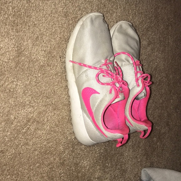 Pink and grey Nike roshes - Picture 3 of 3